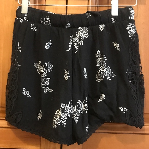 Flowy and Floral Black Shorts with Front Tie - Picture 2 of 3